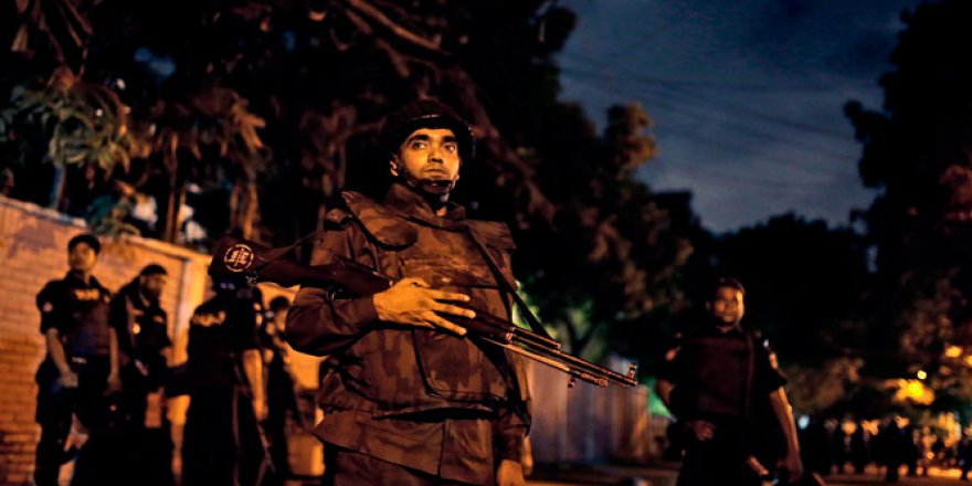 Bangladeş’te restoran baskını saatler sonra son buldu