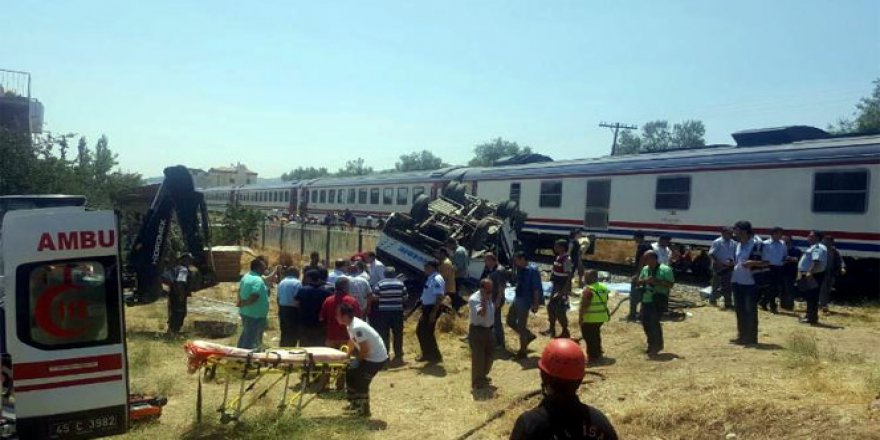 Manisa'da tren kazası: 6 ölü 15 ağır yaralı