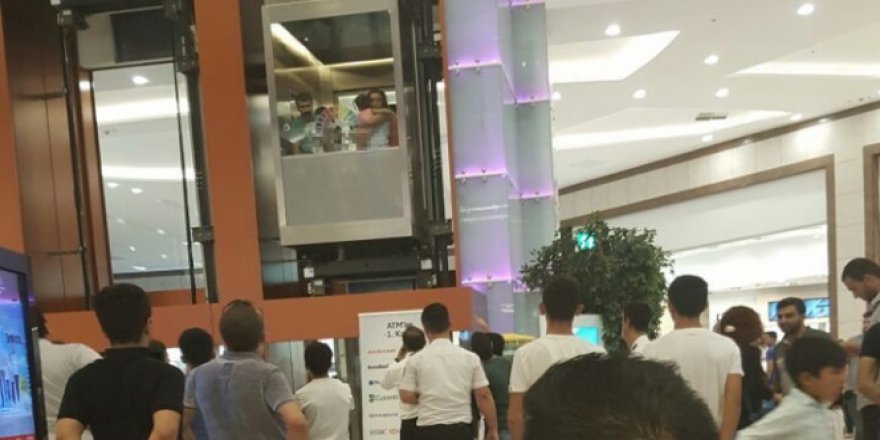 Diyarbakır’da vatandaşlar alışveriş merkezi asansöründe mahsur kaldı!