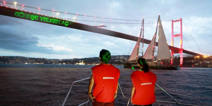 Rainbow Warrior gemisi Boğaz’dan geçti