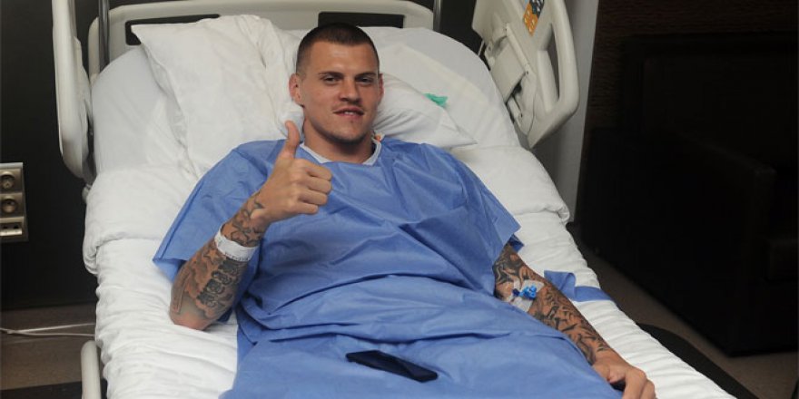 Fenerbahçe'nin Slovak oyuncuus Martin Skrtel ameliyat oldu