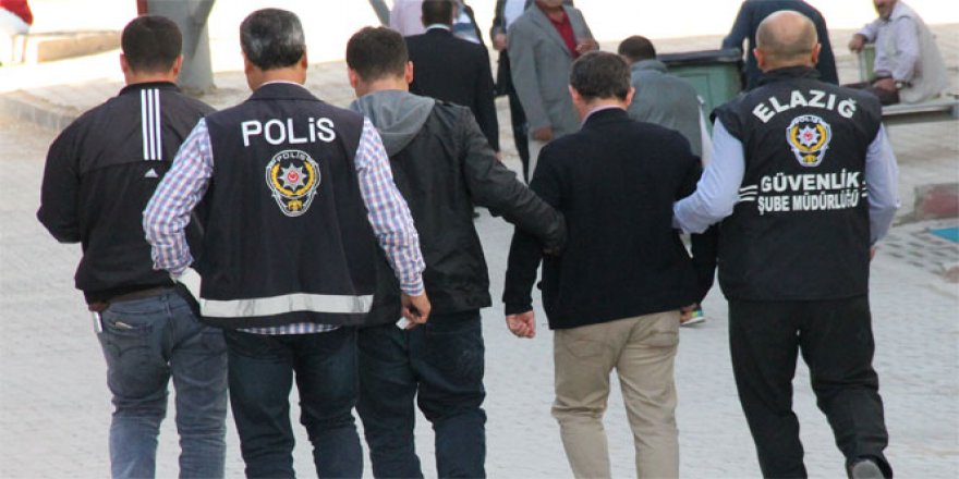 Foça’da 55 subay tutuklandı