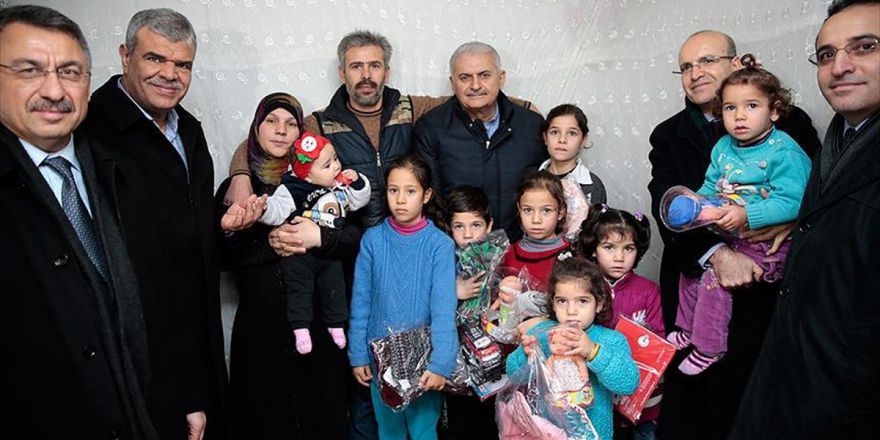 Başbakan Yıldırım Suriyeli Aileyi Ziyaret Etti