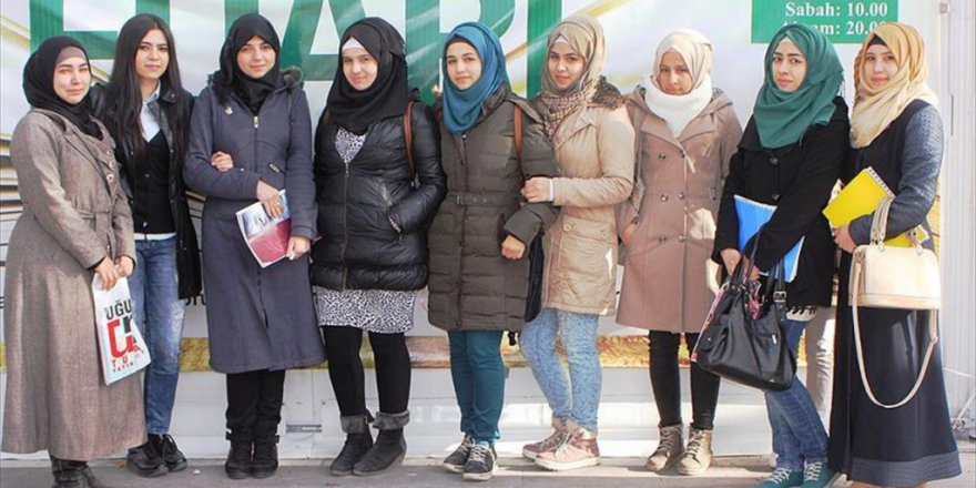 Suriyeli gençler Ülkelerindeki Savaşın İzlerini Silmek İstiyorlar