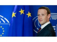 Zuckerberg Özür Diledi