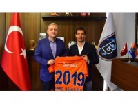 Emre Belözoğlu 1 Yıl Daha Medipol Başakşehir'de