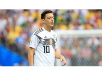 Alman Medyasından Mesut Özil'e Destek