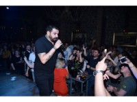 Azis İzmir’de Sahne Aldı