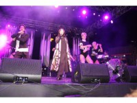 Hande Yener Konserinde İzdiham