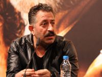 Cem Yılmaz'dan Kötü Haber : Bırakıyorum